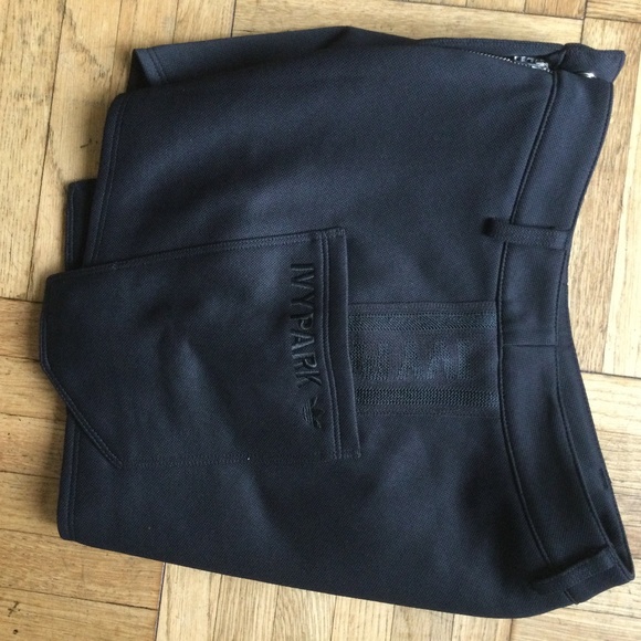 IVYPARK x Adidas Suit Shorts NWT - Picture 4 of 8